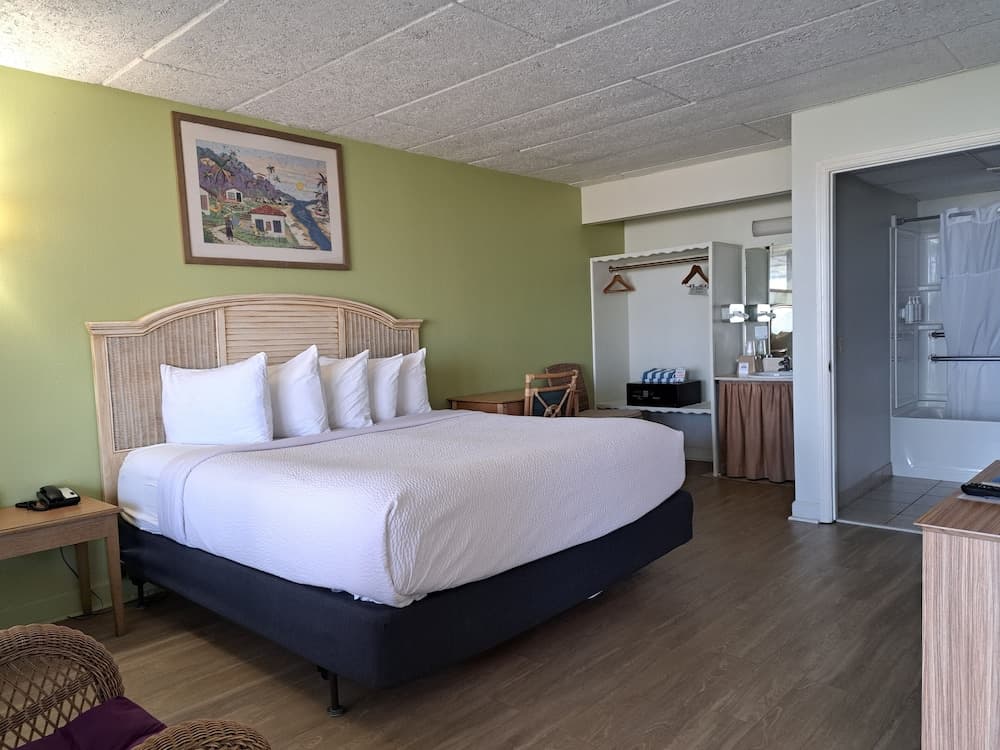 Days Inn & Suites by Wyndham Jekyll Island