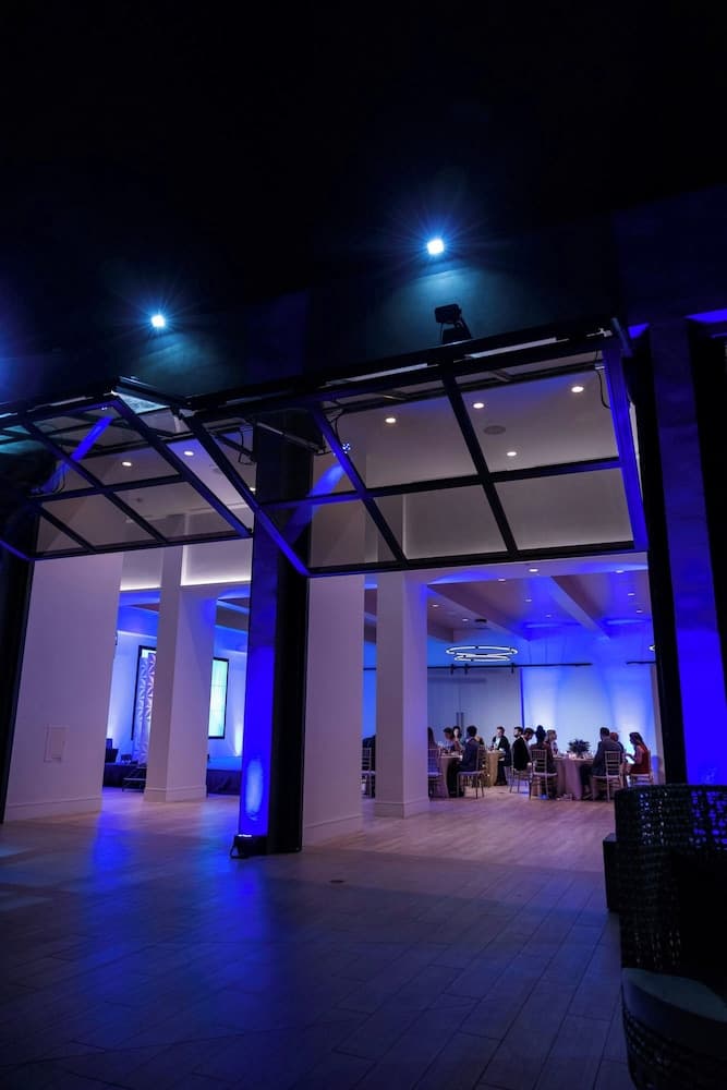 VEA Newport Beach, A Marriott Resort & Spa