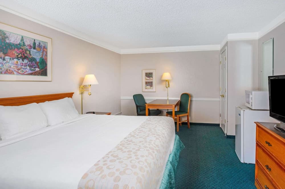 Days Inn by Wyndham Reno