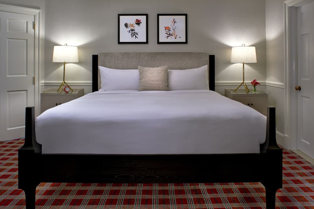 Morrison House Old Town Alexandria, Autograph Collection