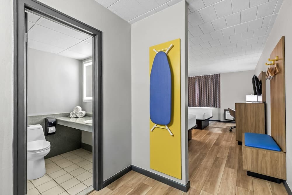 Days Inn by Wyndham Liberty