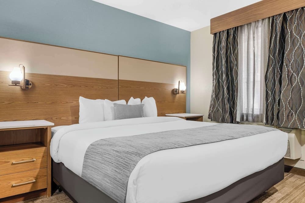 Best Western Carlsbad by the Sea