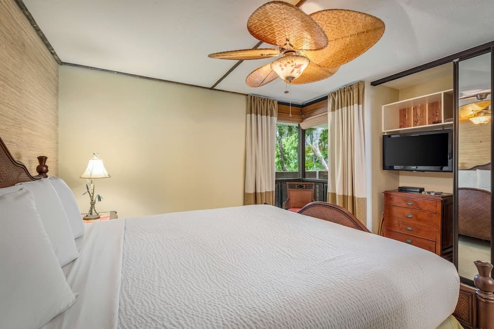 Aston Kona by the Sea