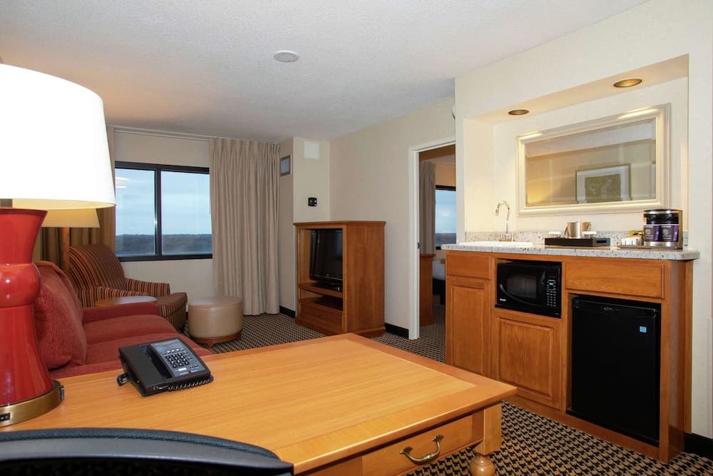 Hilton Chicago/Oak Brook Suites