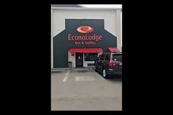 Econo Lodge Inn & Suites