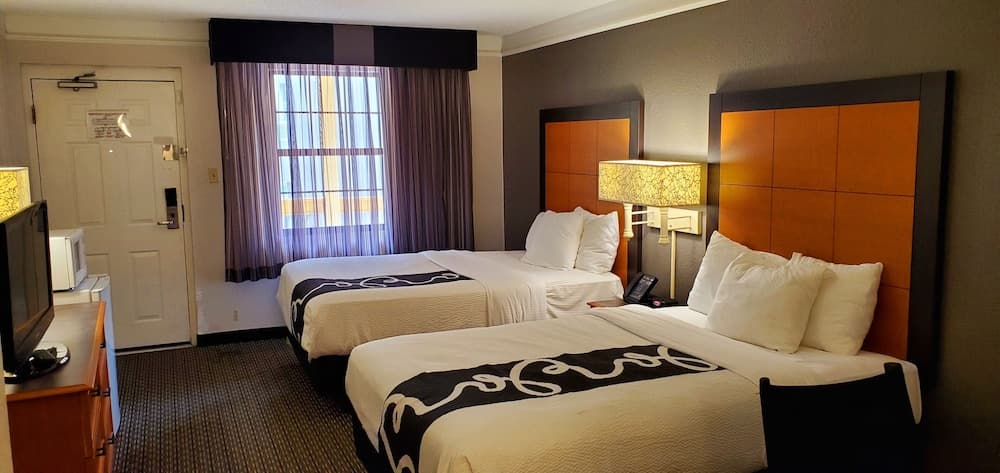 Days Inn by Wyndham Gainesville University I-75