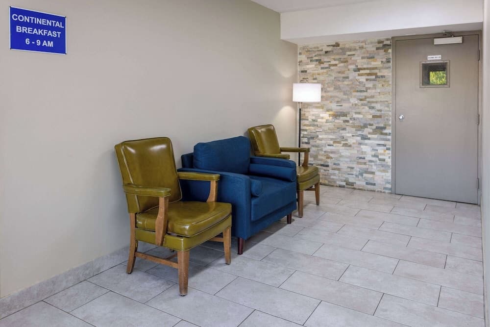 Days Inn by Wyndham Winchester