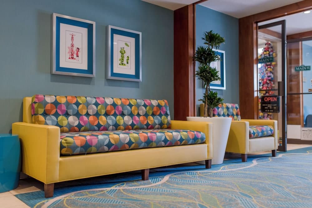 Howard Johnson by Wyndham Anaheim Hotel and Water Playground