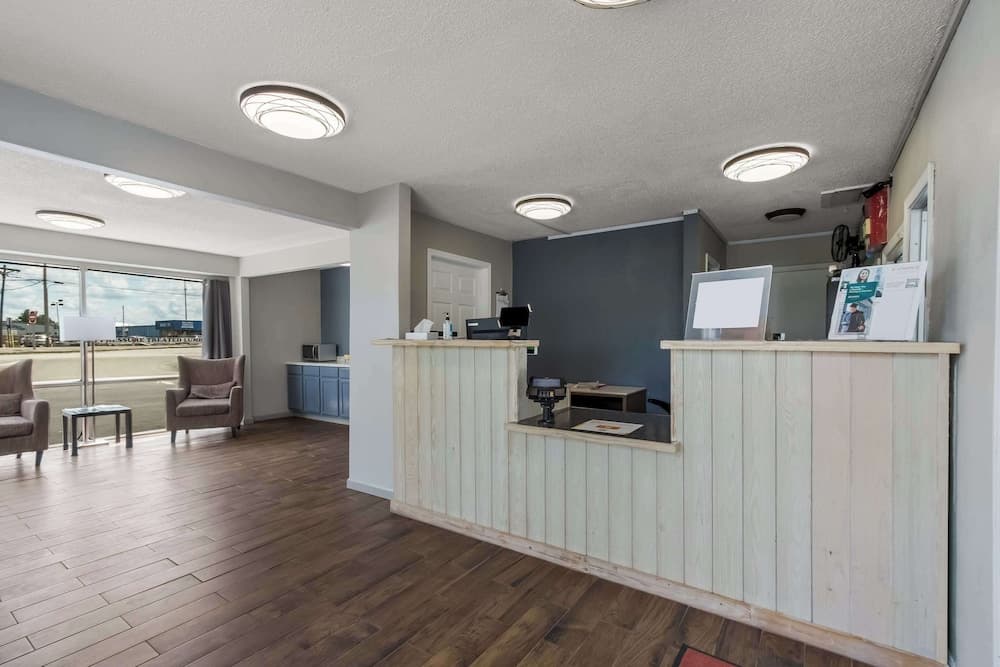 Econo Lodge Cherry Point