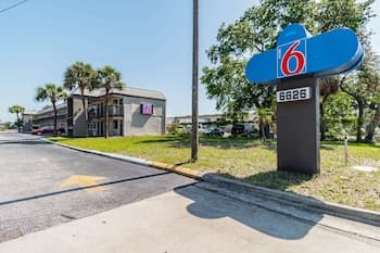 Motel 6 Tampa, FL