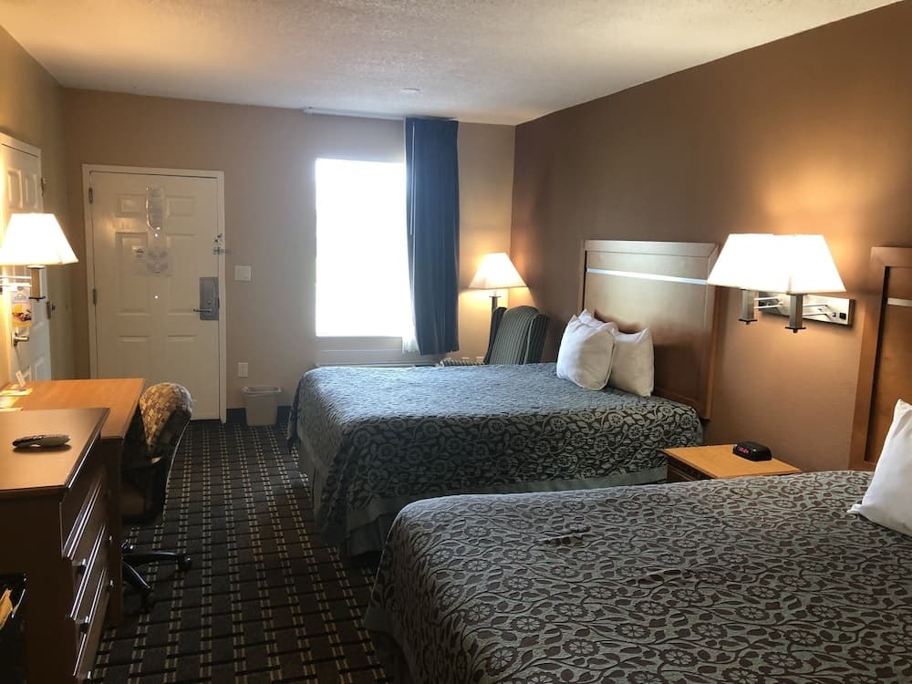 Days Inn by Wyndham Columbus