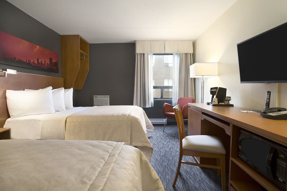 Travelodge by Wyndham Edmonton West