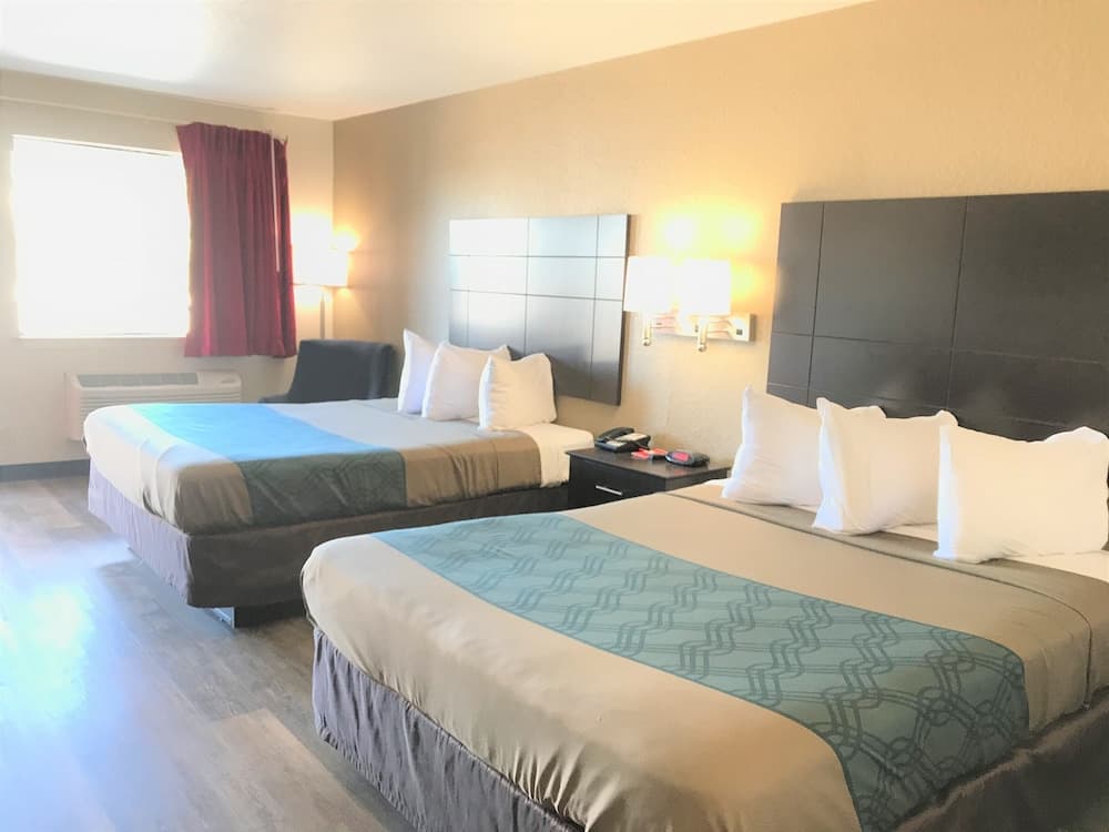 Econo Lodge Near Lackland Air Force Base - SeaWorld