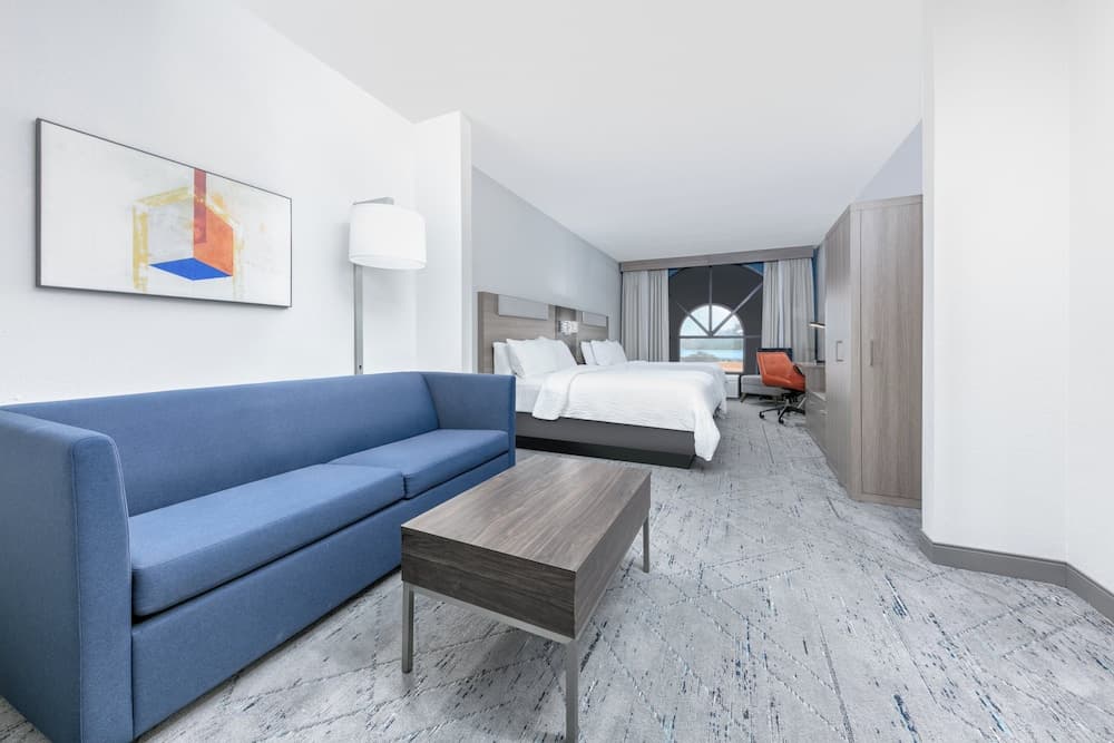 Holiday Inn Express Hotel & Suites Winnie by IHG