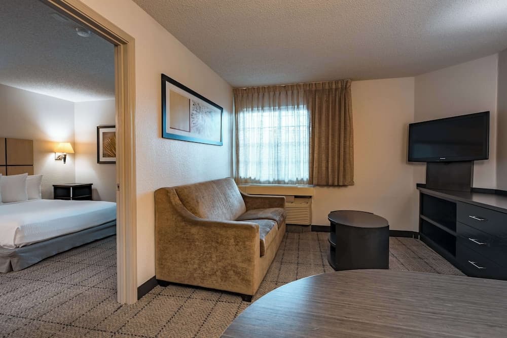 Sonesta Simply Suites Dallas Richardson