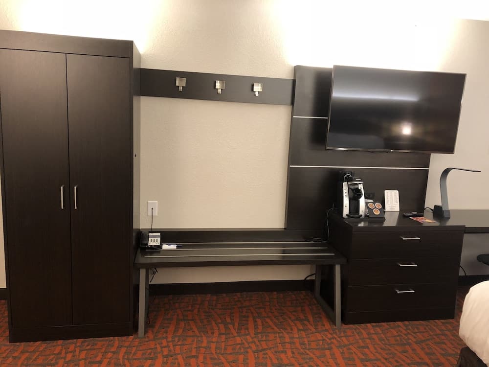 Holiday Inn Express Metropolis by IHG