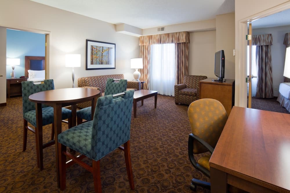 Holiday Inn Express Hotel & Suites St. Cloud by IHG