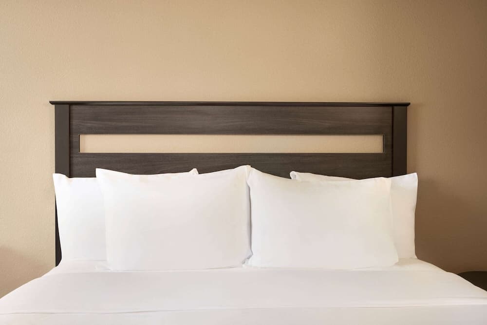 Baymont by Wyndham Hearne