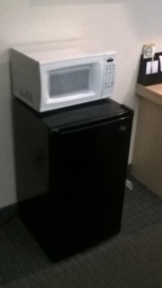 Days Inn & Suites by Wyndham Hutchinson