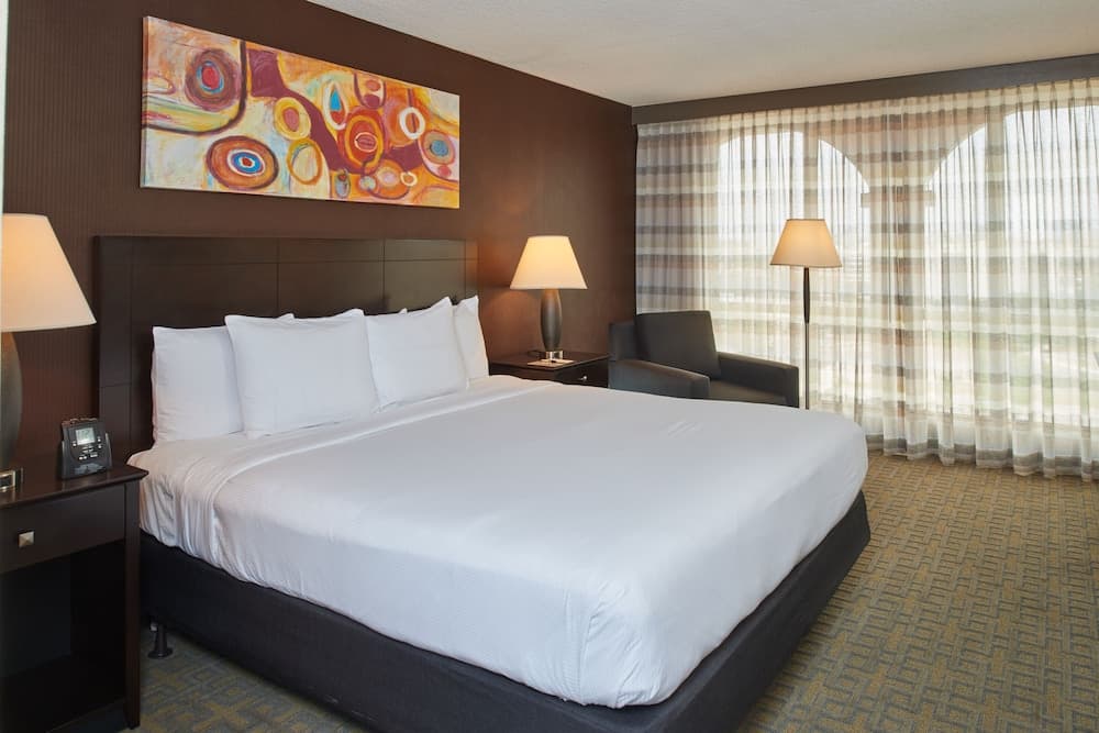 DoubleTree by Hilton Dallas - Market Center