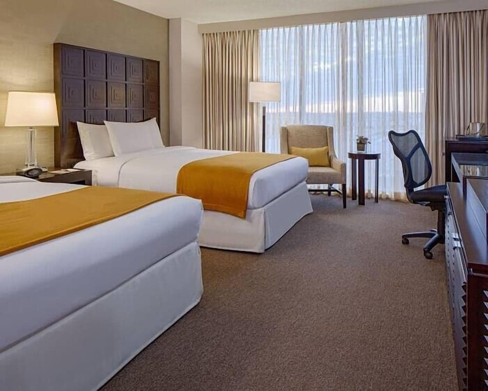 DoubleTree by Hilton Hotel Houston - Greenway Plaza