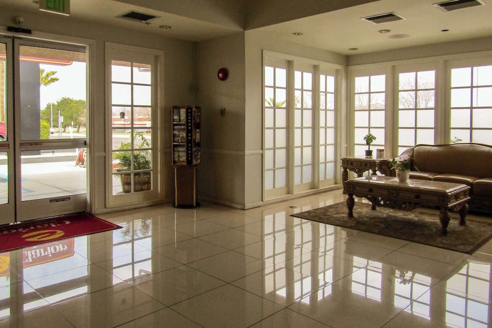 Clarion Inn Near China Lake Naval Station