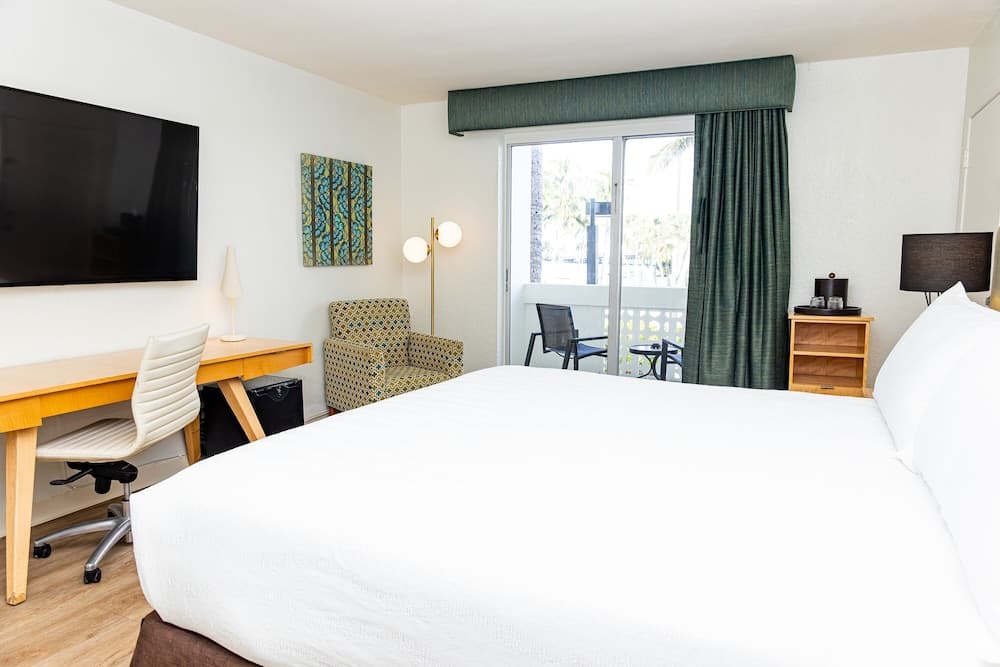 Palm Tree Club Miami Hotel