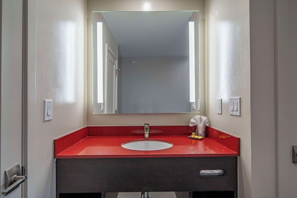 Aiden Los Angeles Downtown Dragon Gate Inn