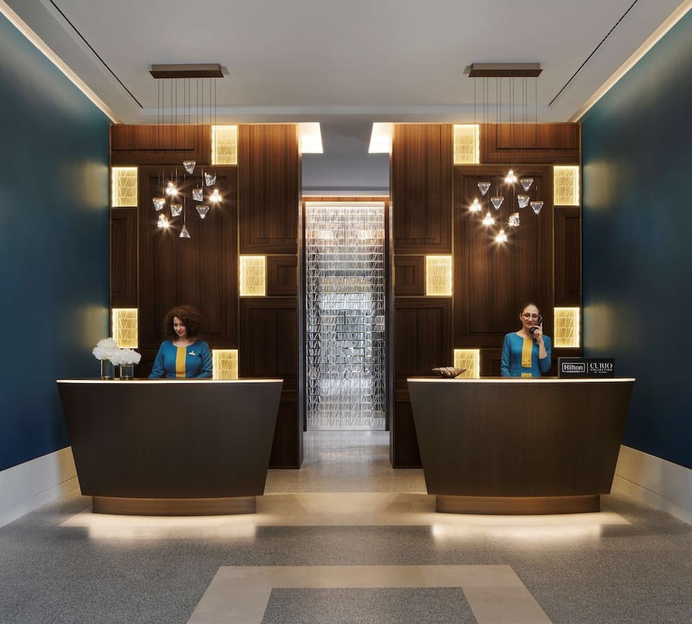 De Bonart Naples, Curio Collection by Hilton