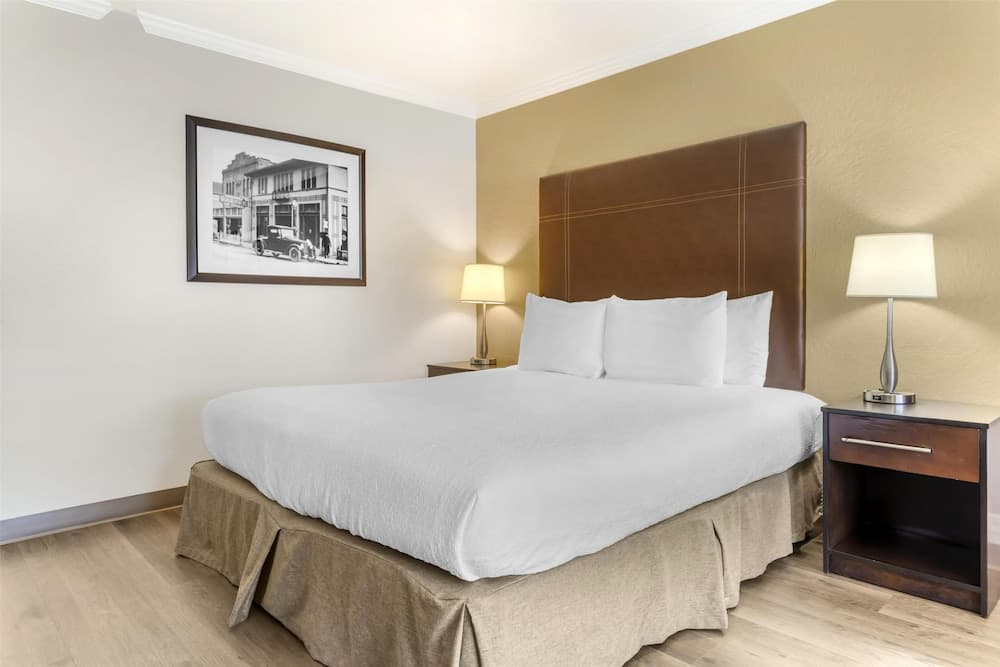 Best Western Plus Garden Court Inn