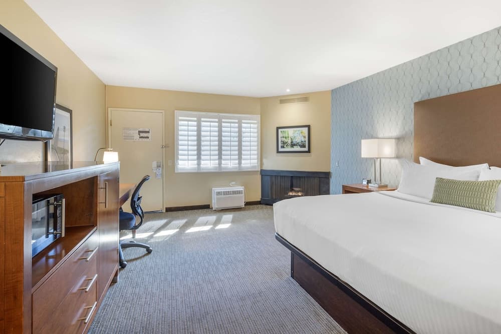 Best Western Plus Beach View Lodge Carlsbad