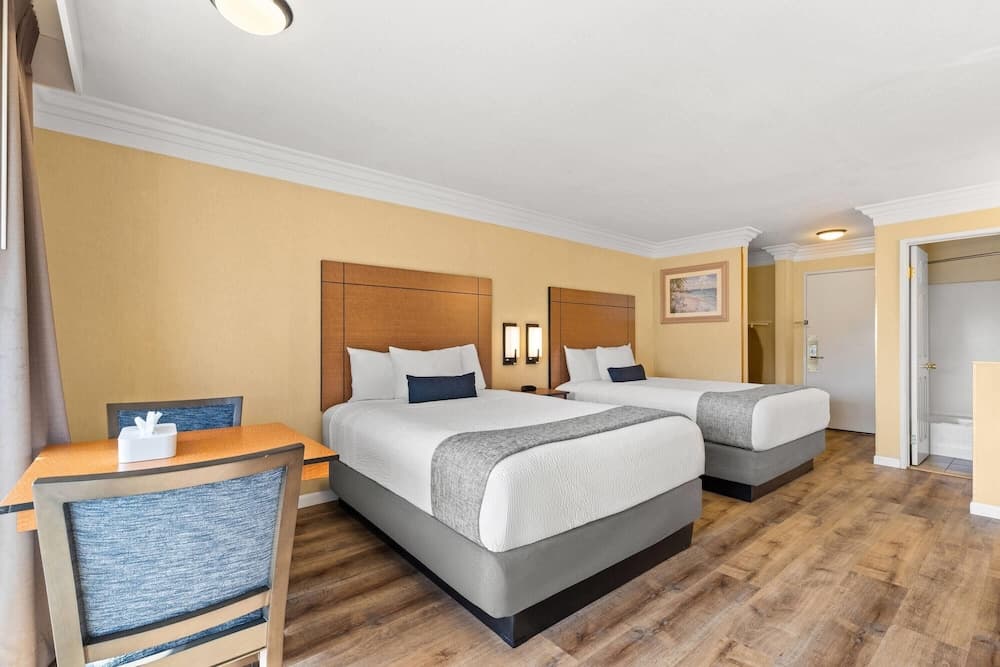 Travelodge by Wyndham San Clemente Beach