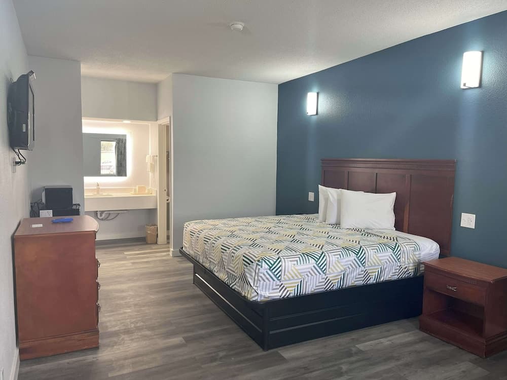 Motel 6 Cleveland, MS - Delta State University