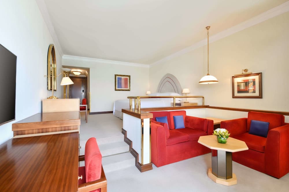 Sheraton Grand Doha Resort & Convention Hotel