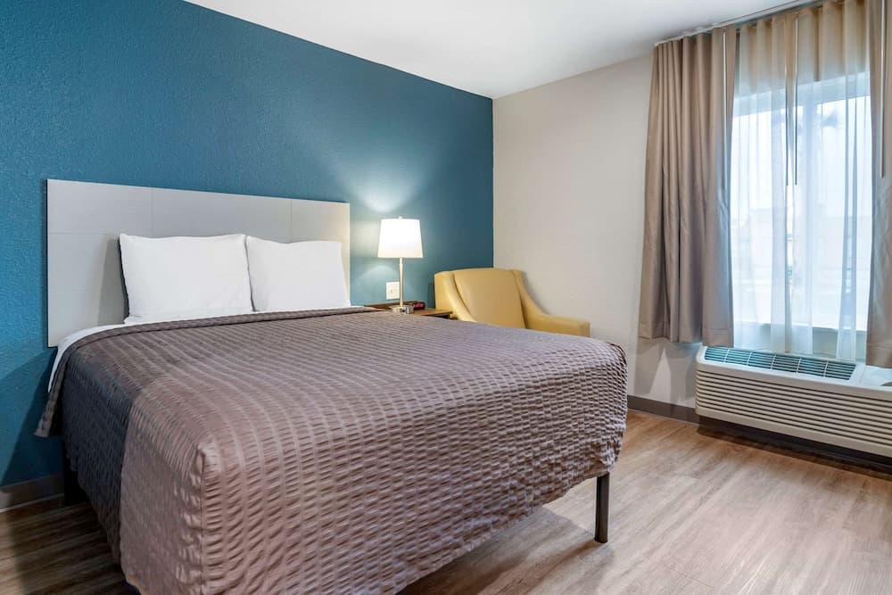 WoodSpring Suites Brunswick