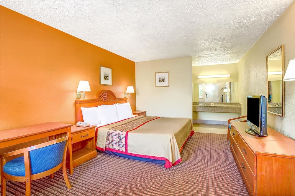 Days Inn by Wyndham Chesapeake