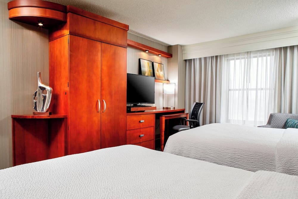 Courtyard by Marriott Hamilton