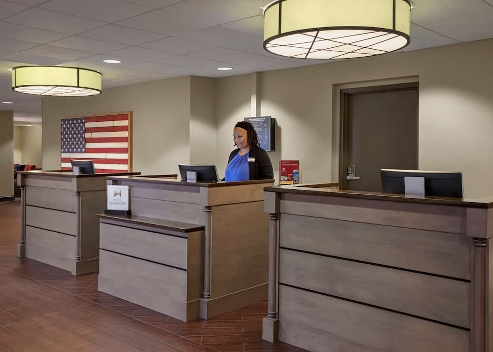 Hampton Inn & Suites Alexandria Old Town Area South