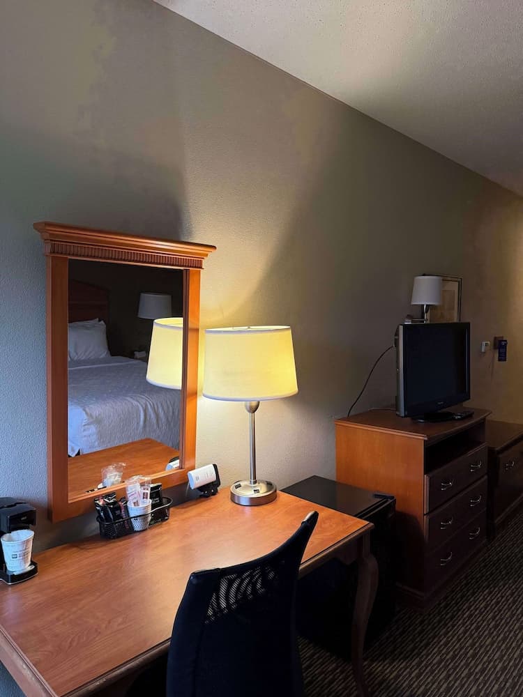SureStay by Best Western Forsyth Decatur