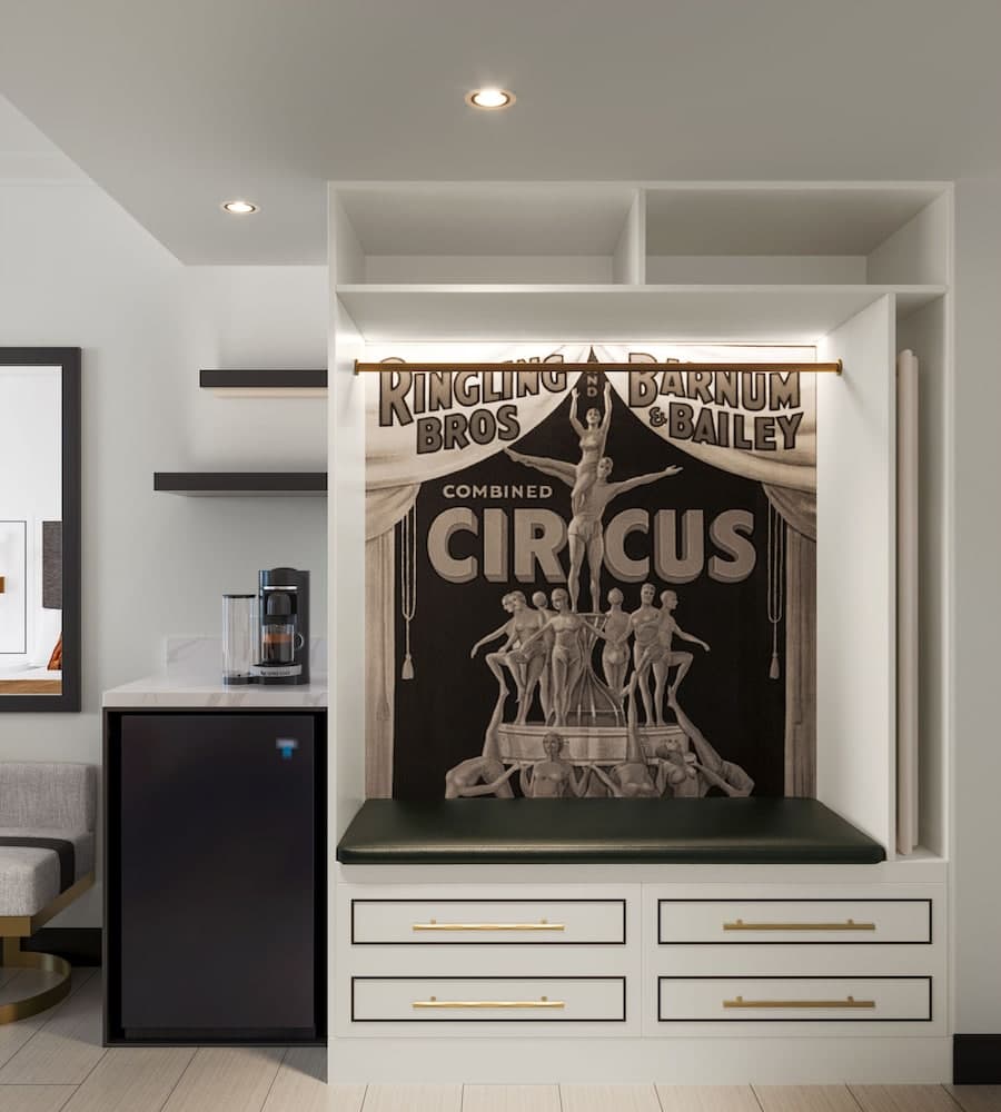 Cirque St. Armands Beachside