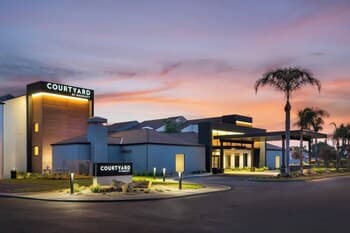 Courtyard by Marriott Fresno