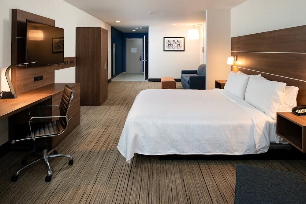 Holiday Inn Express & Suites Los Angeles Downtown West by IHG