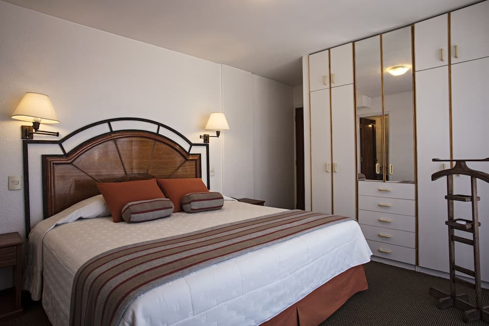 Camino Real Aparthotel, Downtown