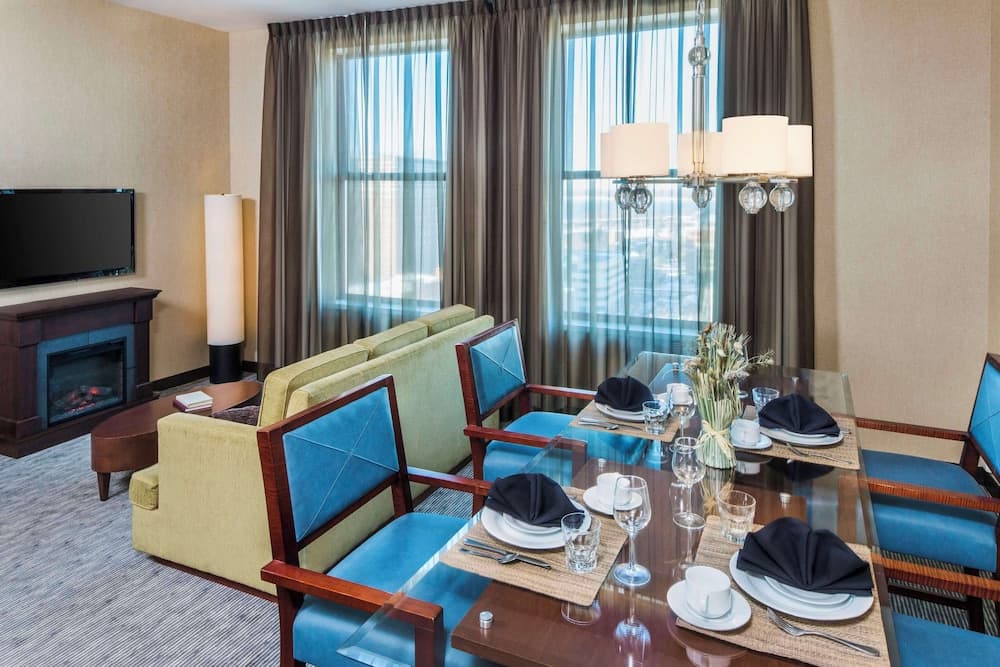 Hyatt Regency Buffalo / Hotel and Conference Center