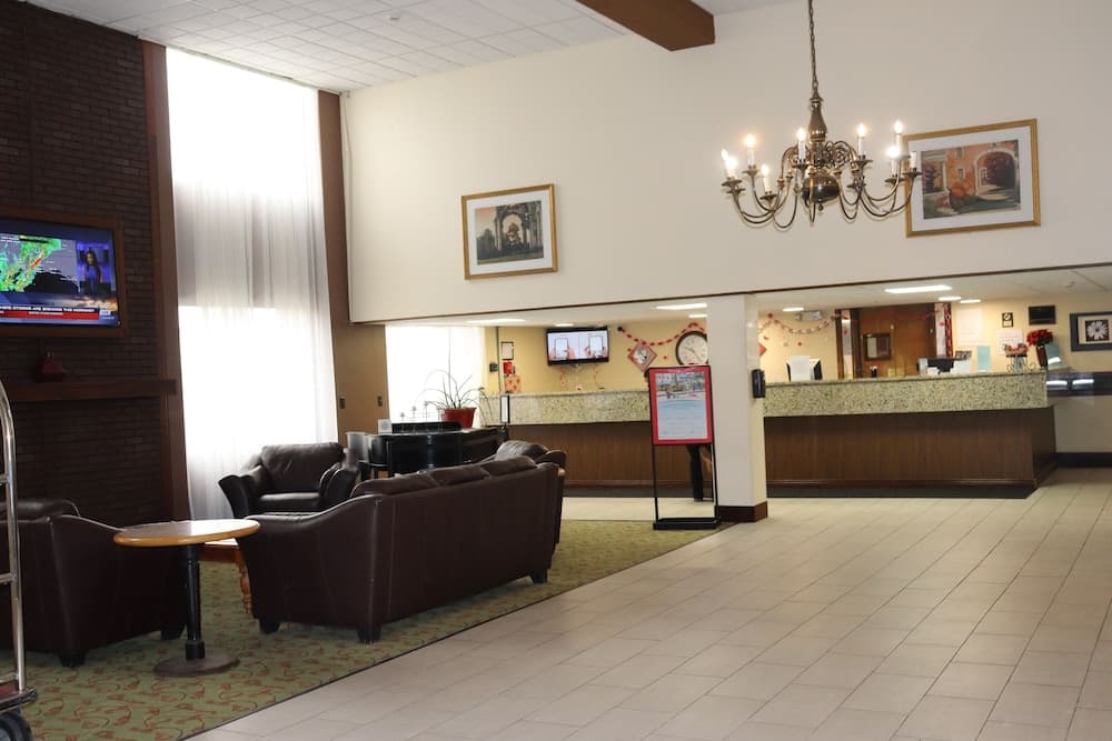 Clarion Hotel & Conference Center Lansing West