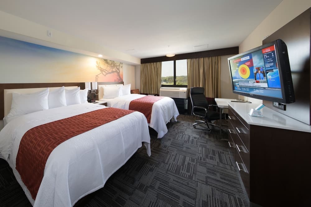 Holiday Inn Milwaukee Brookfield by IHG
