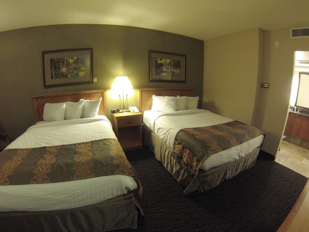 Biltmore Hotel & Suites