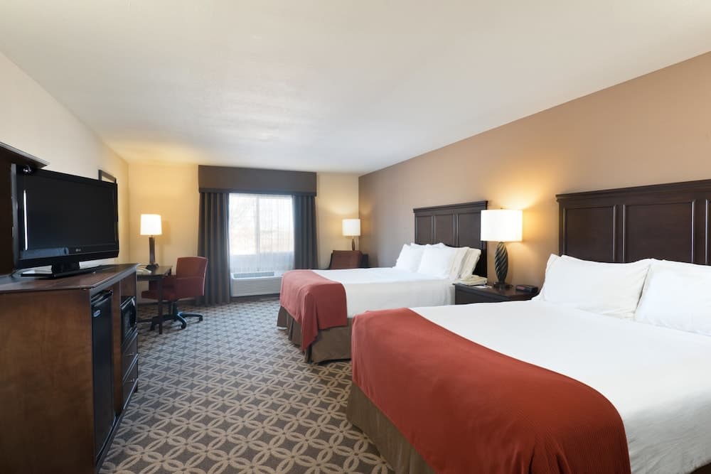 Holiday Inn Express Show Low by IHG