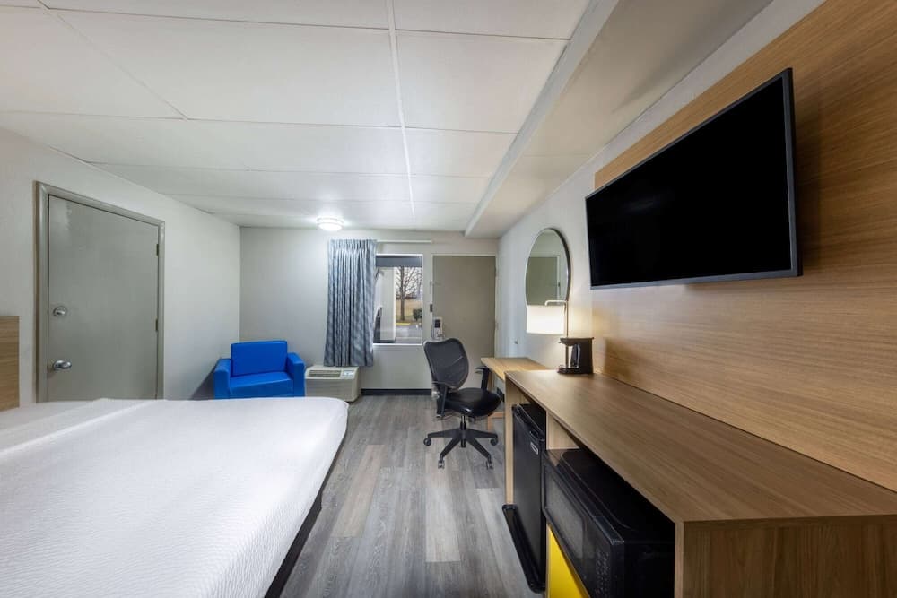 Days Inn by Wyndham Fredericksburg North