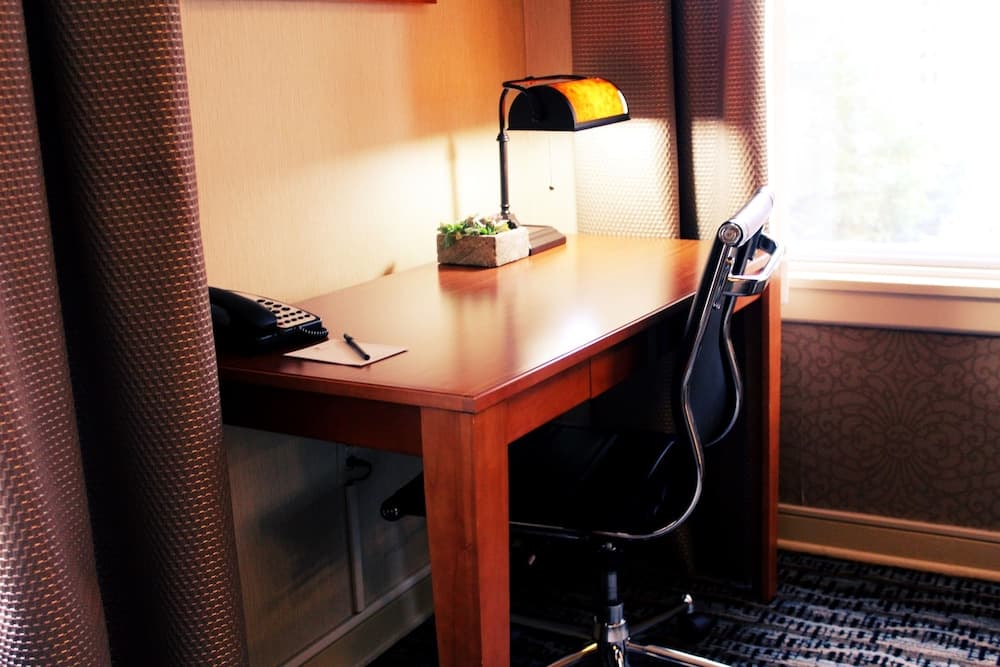 Executive Hotel Pacific